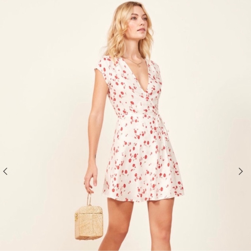 Reformation Ports Wrap Tie Mini Dress in Eleanor Red Floral Print size medium